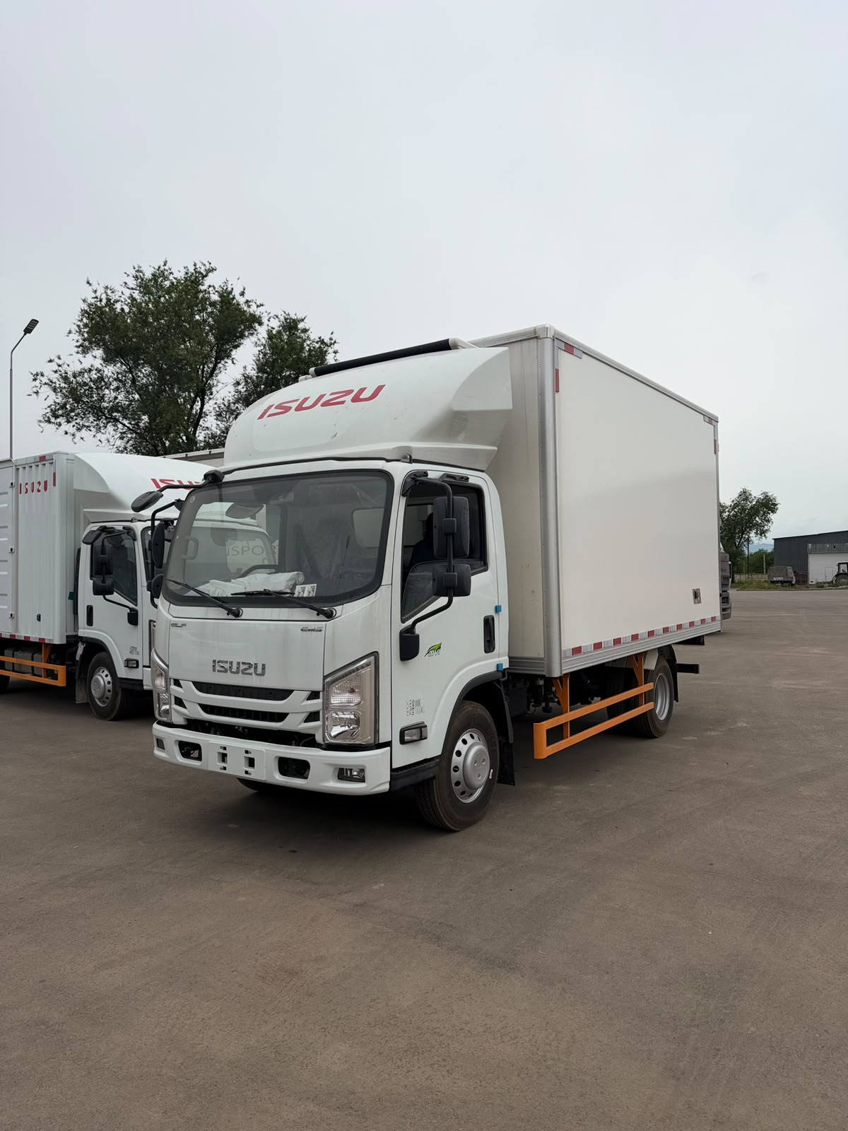 ISUZU Elf EM5 рефрижератор